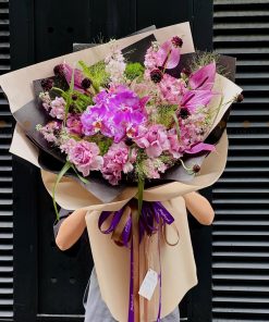 A0094 - Bó hoa Lan, Phi yến và Hồng môn tím