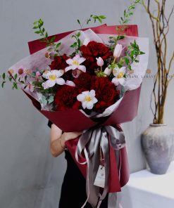 A0095 - Bó hoa Tulip và Hồng Ecuador Heart