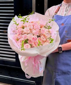 Bó hoa Hồng chùm và lá tuyết mai A0110