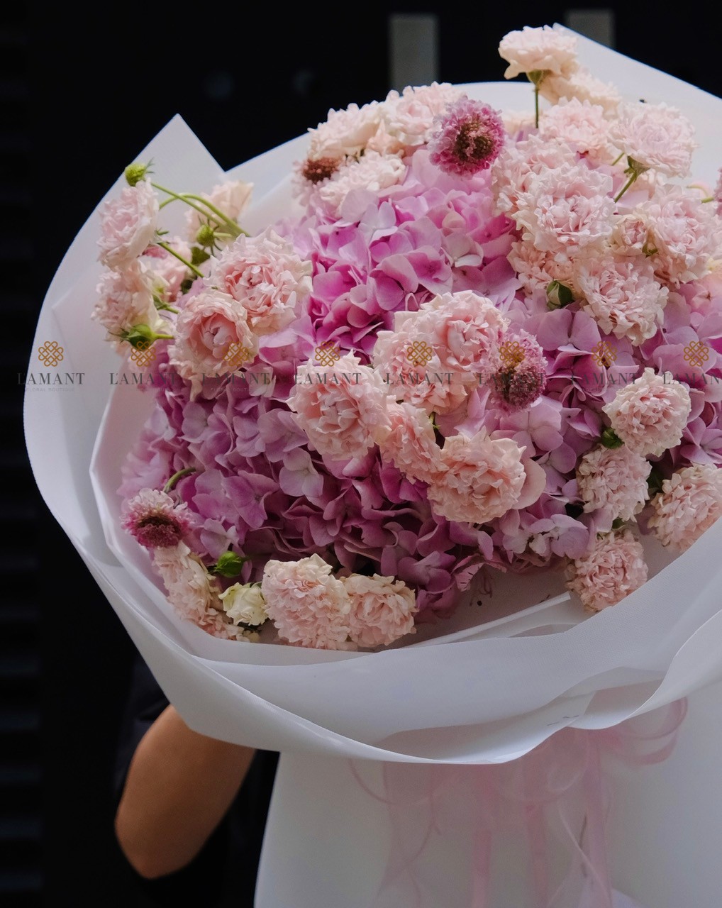 A0084 - Bó hoa Cẩm tú cầu và Hồng chùm - Hình ảnh 4