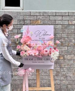 KỆ HOA CHÚC MỪNG MÀU HỒNG K0002