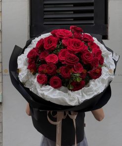 Bó hoa Hồng Ecu đỏ nội lớn A0125