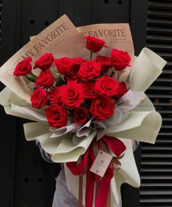 Bó hoa hồng ecu đỏ A0132