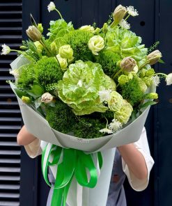 Bó hoa Tulip mix bắp cải và hoa lá phụ A0182