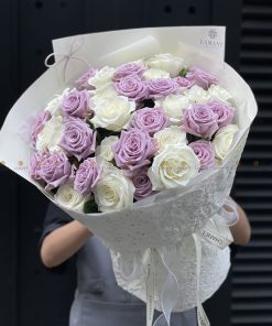 Bó hoa 35 cành hồng trắng tím côn minh A0200