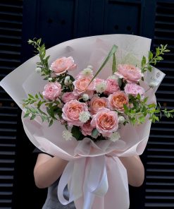 Bó hoa hồng Julibee mix phăng và hoa lá phụ A0206