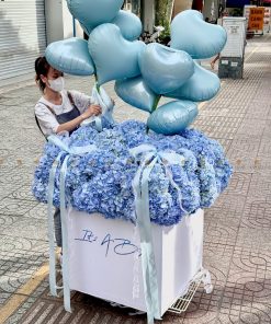 HỘP HOA CẨM TÚ CẦU NHẬP KHẨU L0042