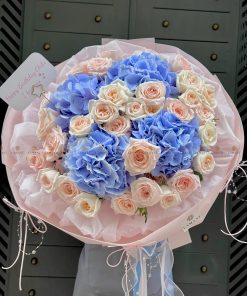 Bó hoa Cẩm tú cầu và hoa hồng Ohara A0339