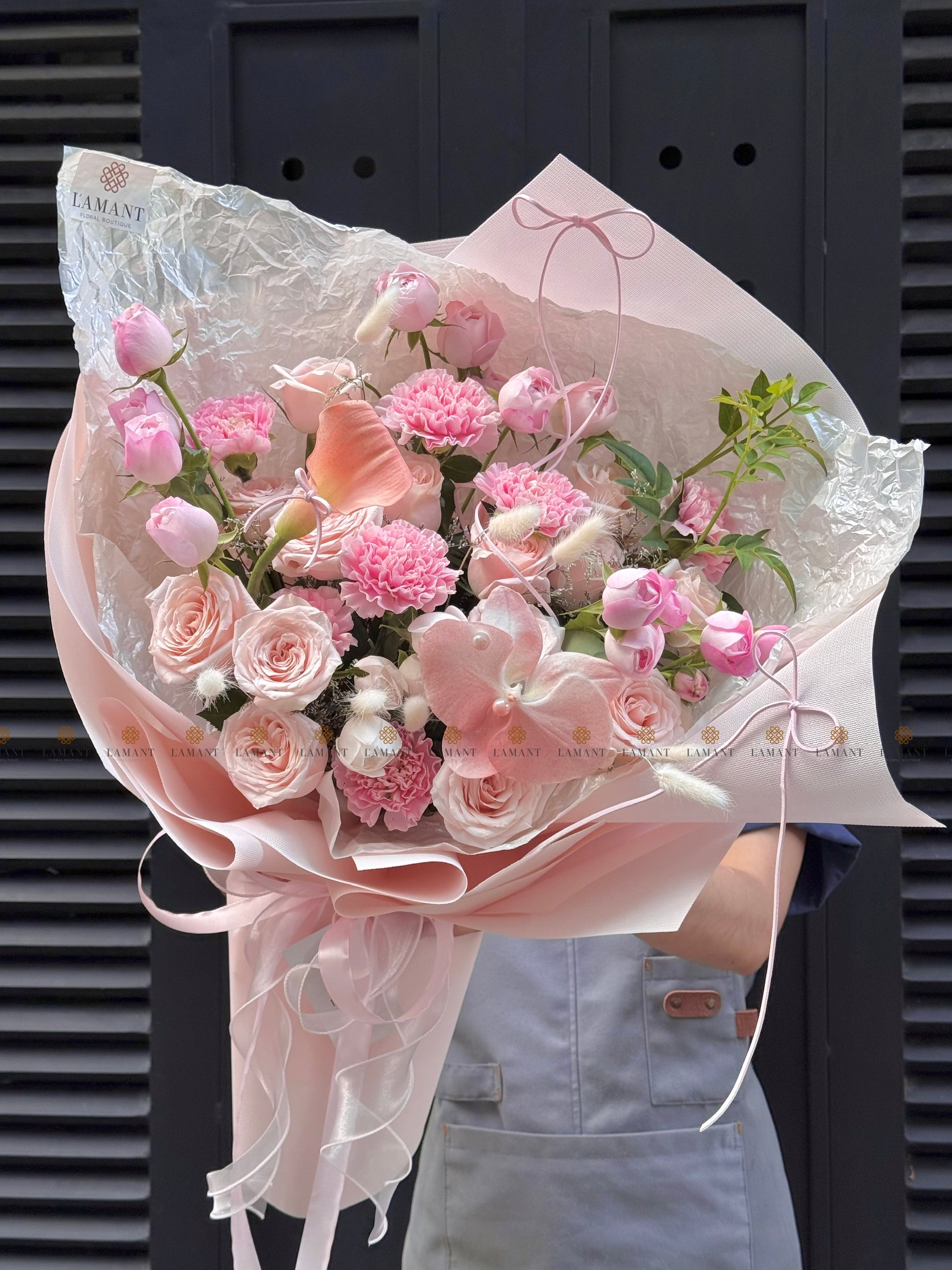 Bó hoa hồng chùm Plume cùng pinkrose và cẩm chướng A0364 - Hình ảnh 6