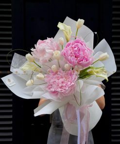 Bó hoa Mẫu đơn mix tulip và Calla lily A0396