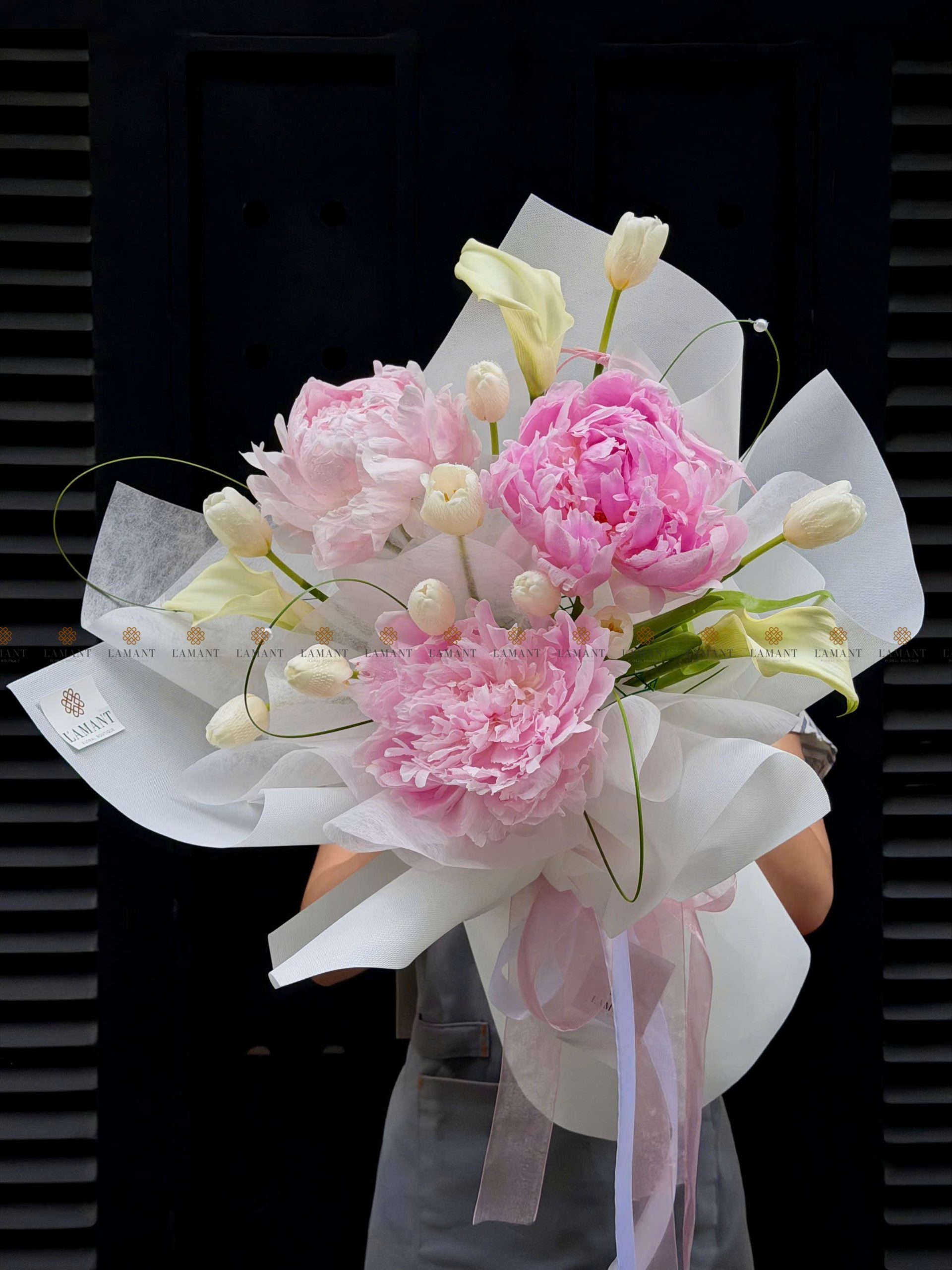 Bó hoa Mẫu đơn mix tulip và Calla lily A0396