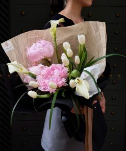 Bó hoa Mẫu đơn mix tulip và Calla lily A0397