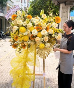 KỆ HOA CHÚC MỪNG TONE VÀNG H0036