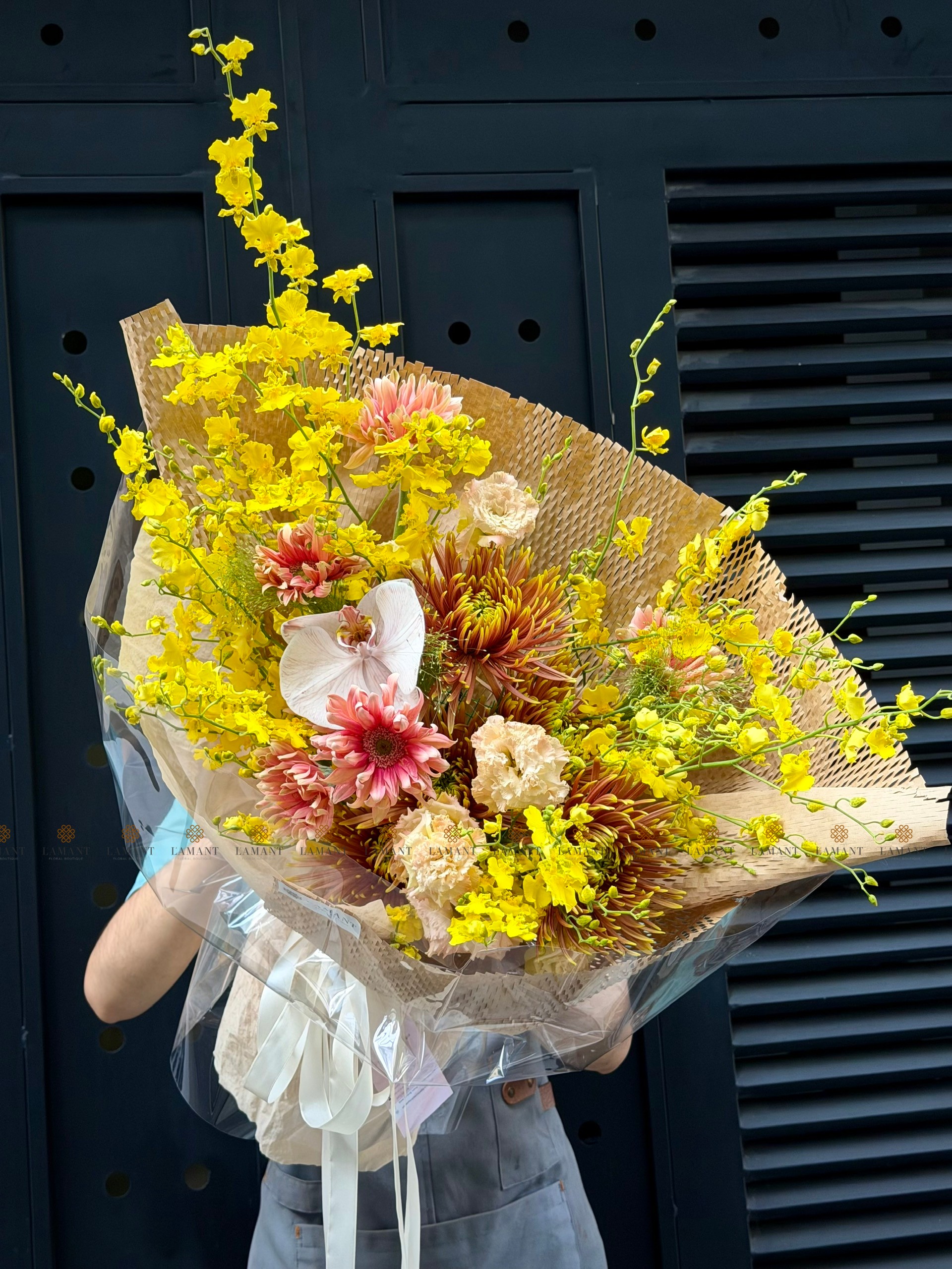 Bó hoa mix tone vàng A0473 - Hình ảnh 10