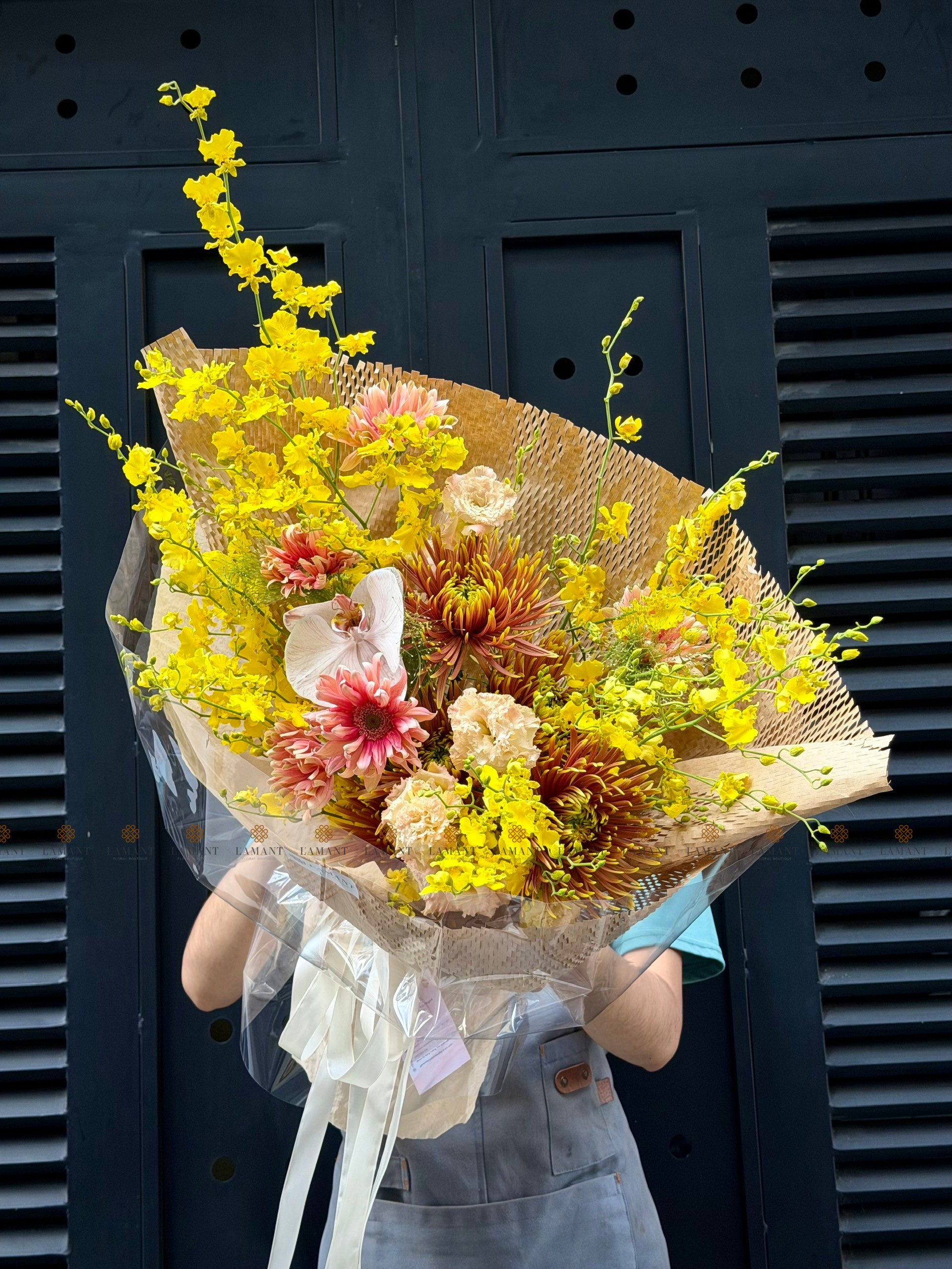 Bó hoa mix tone vàng A0473 - Hình ảnh 6