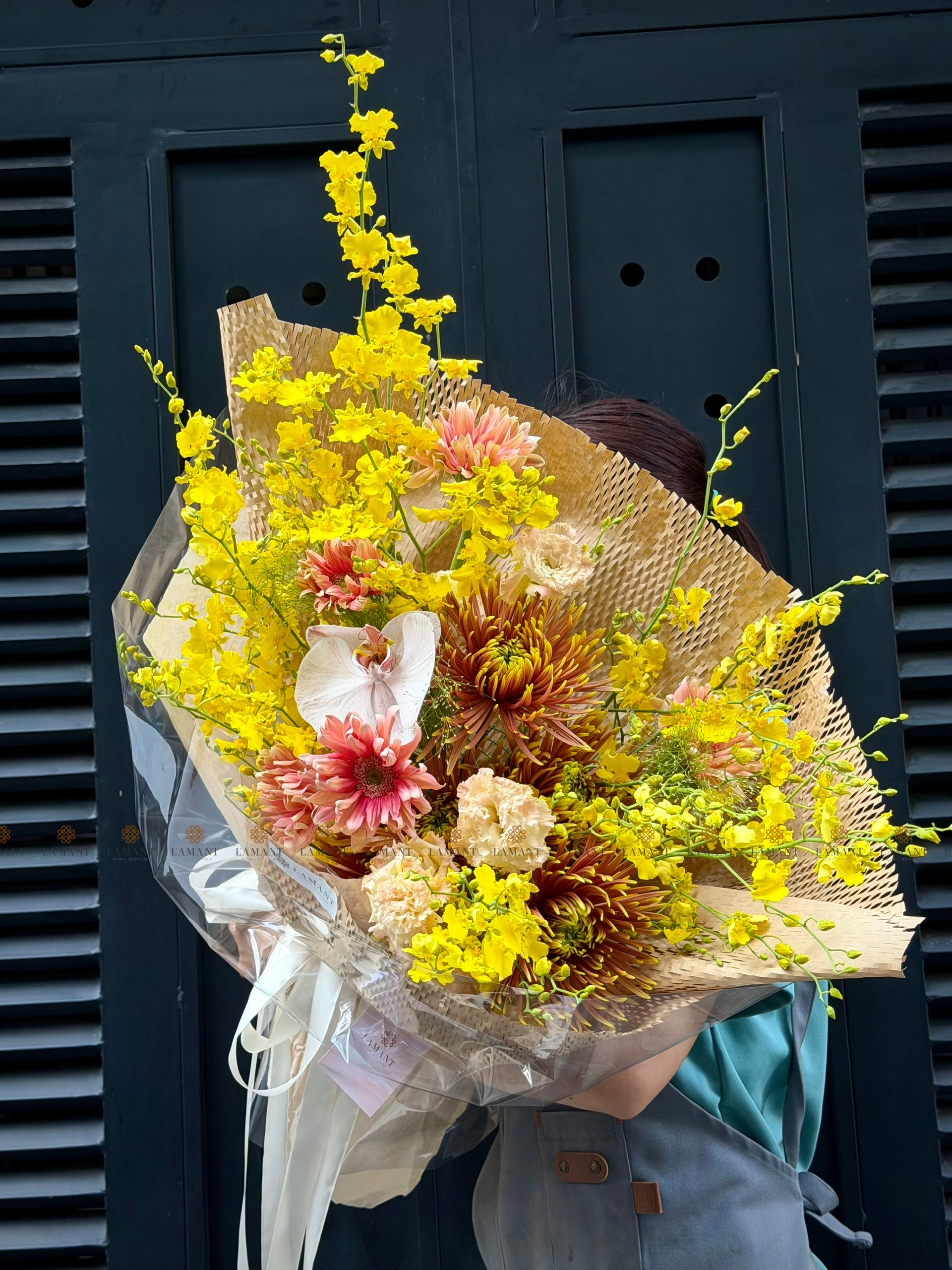 Bó hoa mix tone vàng A0473 - Hình ảnh 3