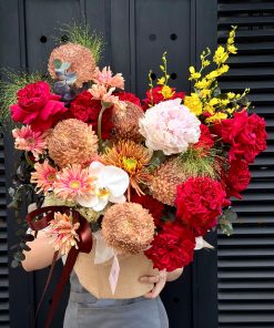 HỘP HOA CHÚC MỪNG TONE ĐỎ NÂU L0077