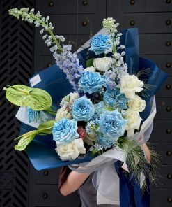Bó hoa mix Tone xanh dương đậm A0477