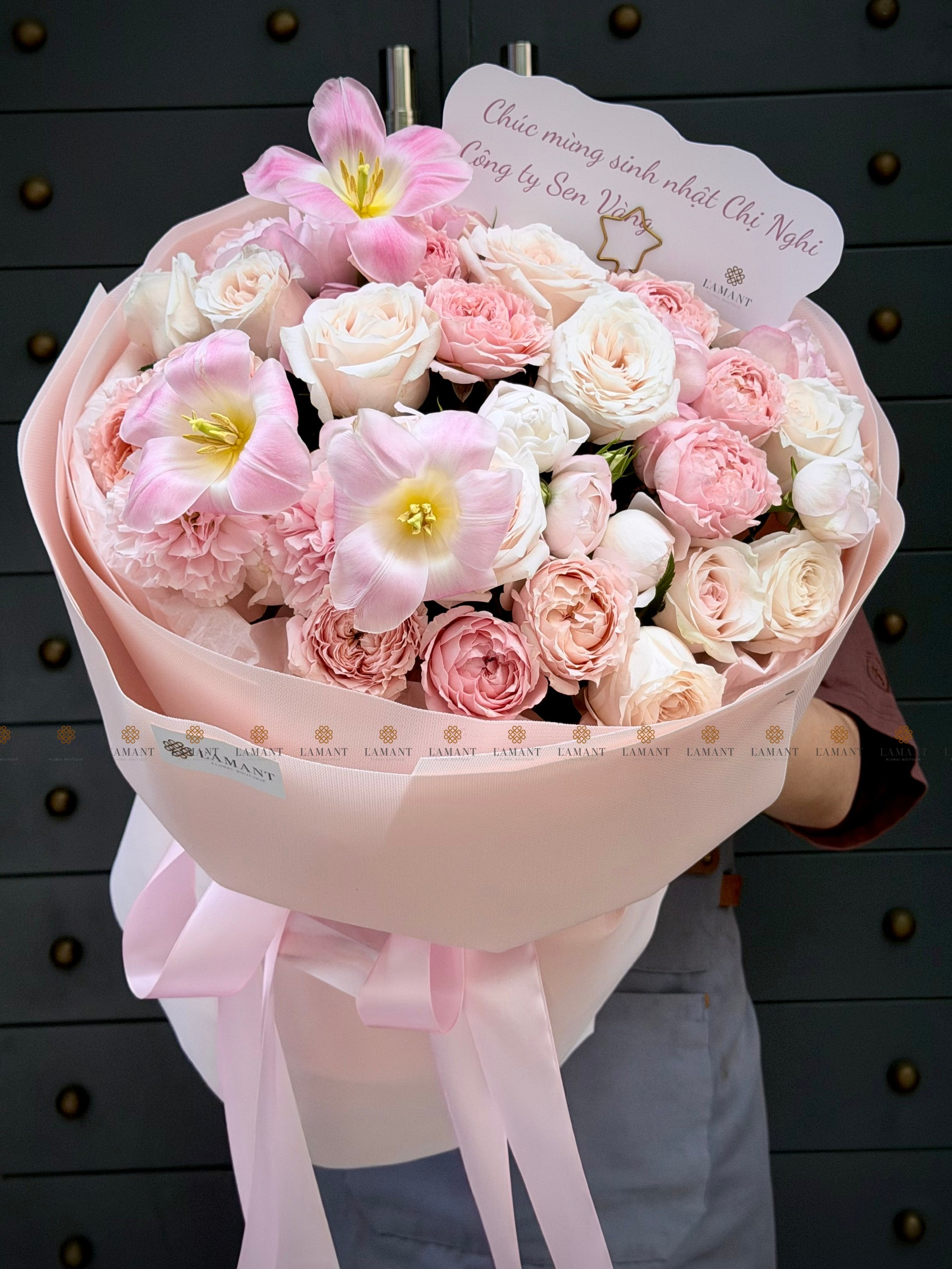 Bó hoa tulip mix hoa hồng các loại A0513 - Hình ảnh 7