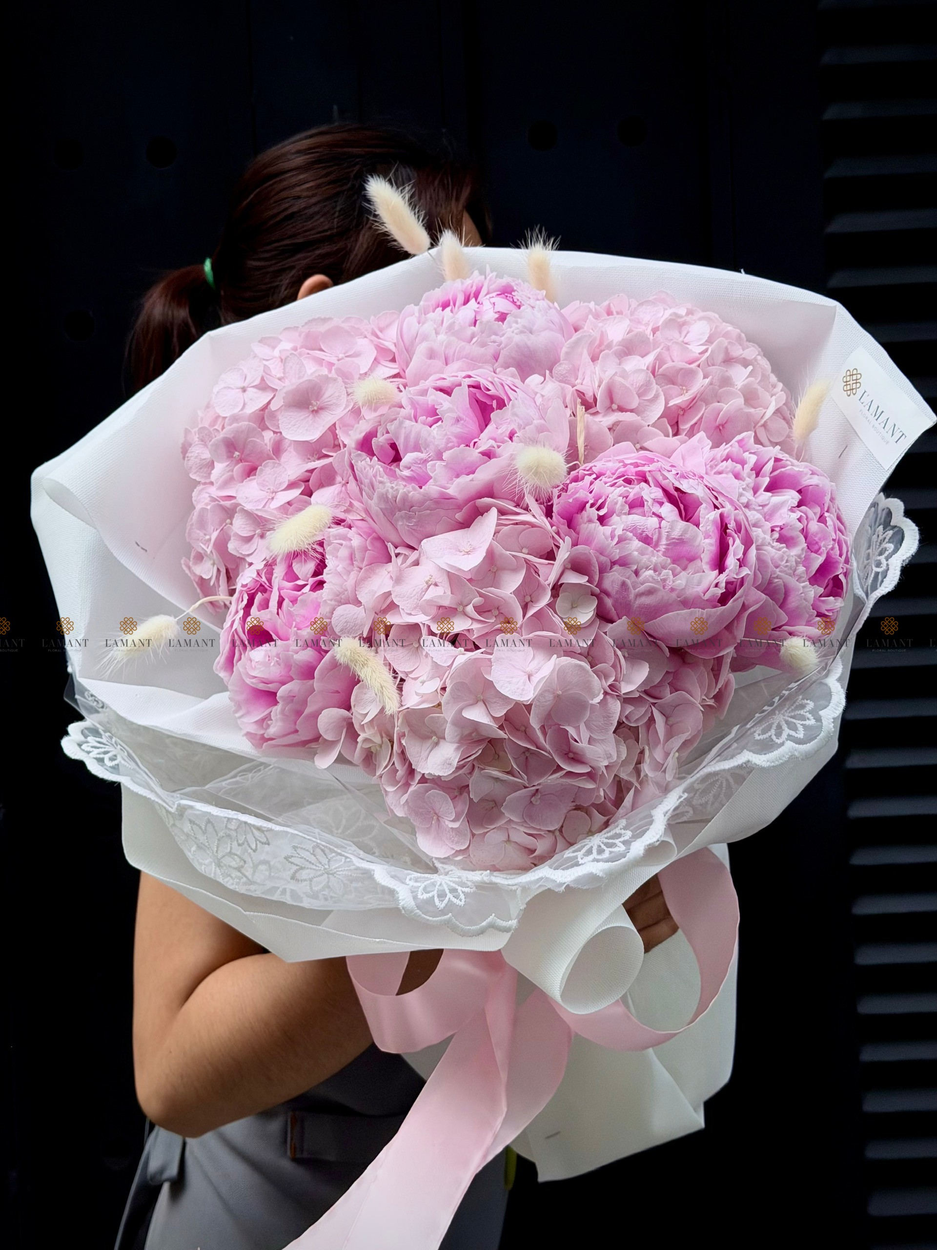 Bó hoa 5 cành Mẫu đơn hồng Sarah Mix hoa Tú cầu hồng nhạt A0518 - Hình ảnh 8
