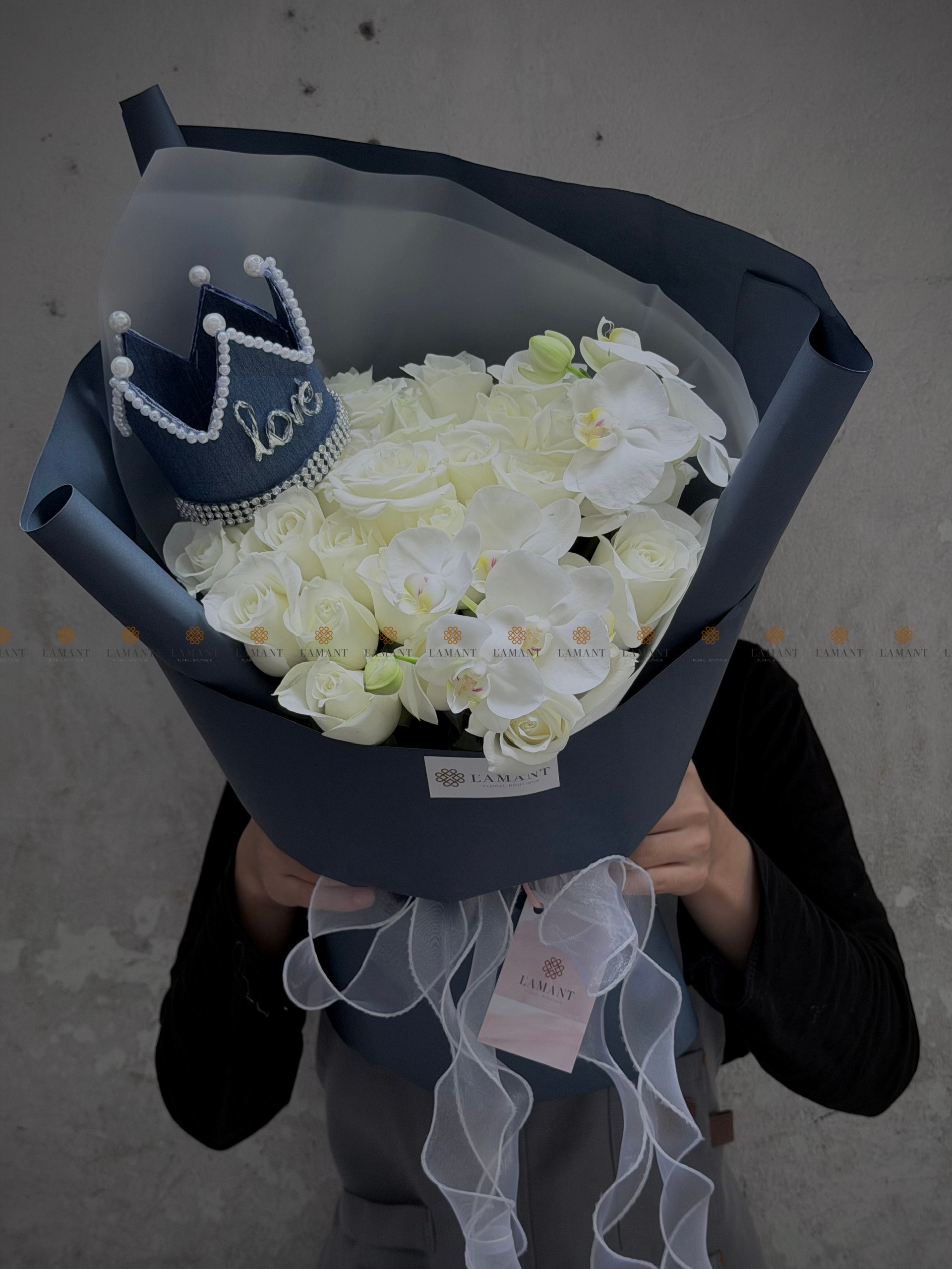 Bó hoa 25 cành hồng và lan mini A0585