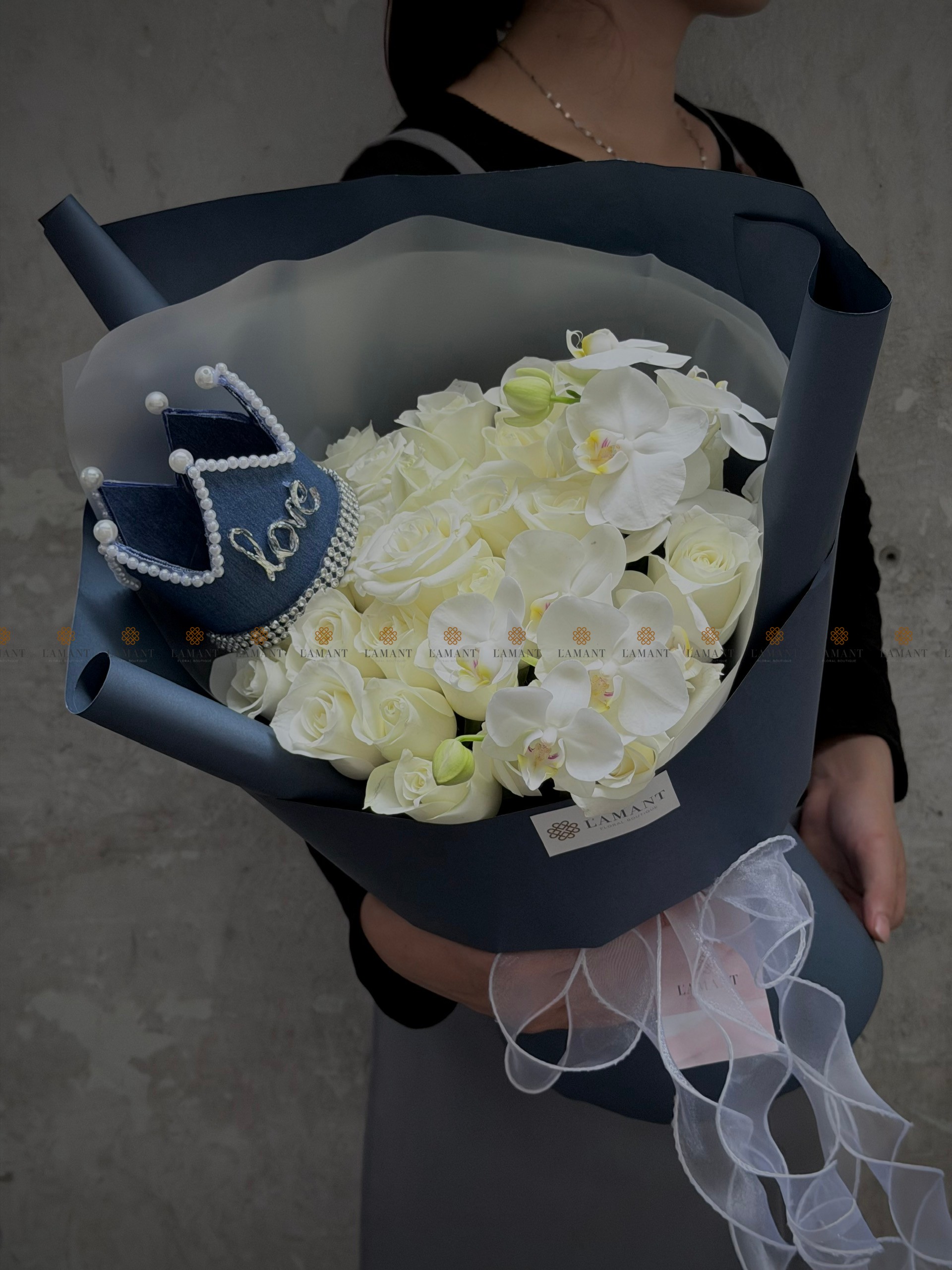 Bó hoa 25 cành hồng và lan mini A0585 - Hình ảnh 5