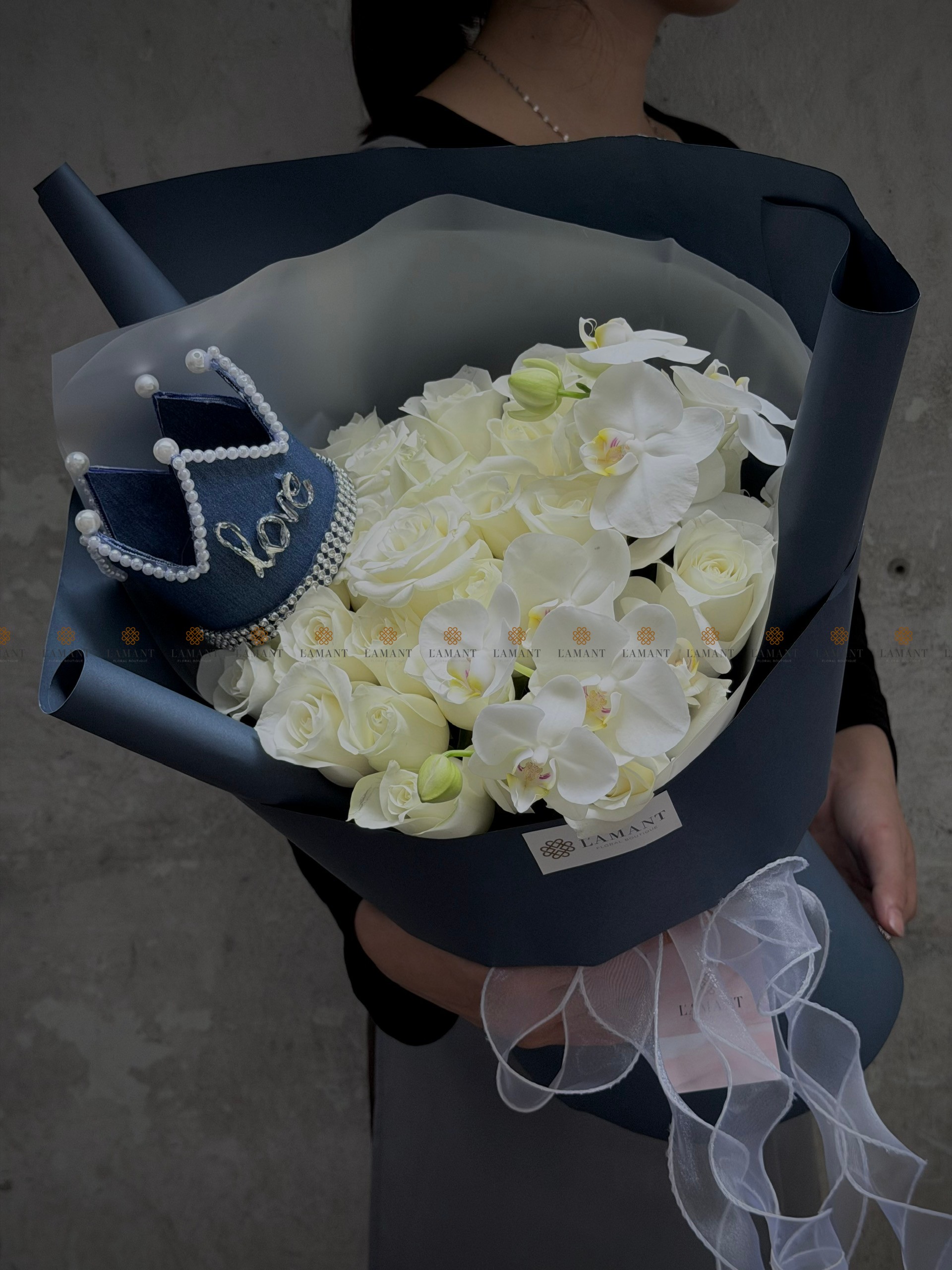 Bó hoa 25 cành hồng và lan mini A0585 - Hình ảnh 4
