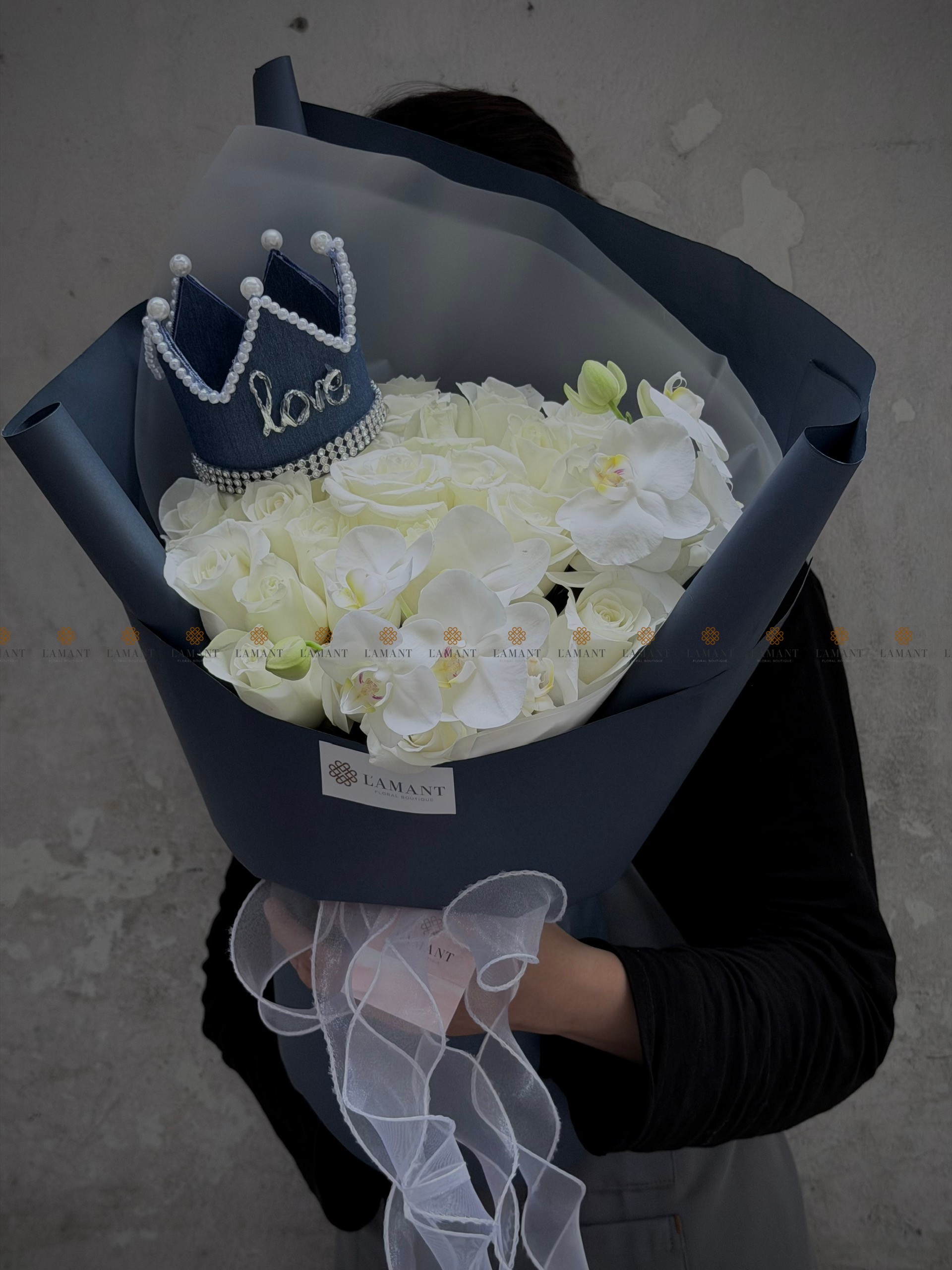 Bó hoa 25 cành hồng và lan mini A0585 - Hình ảnh 3