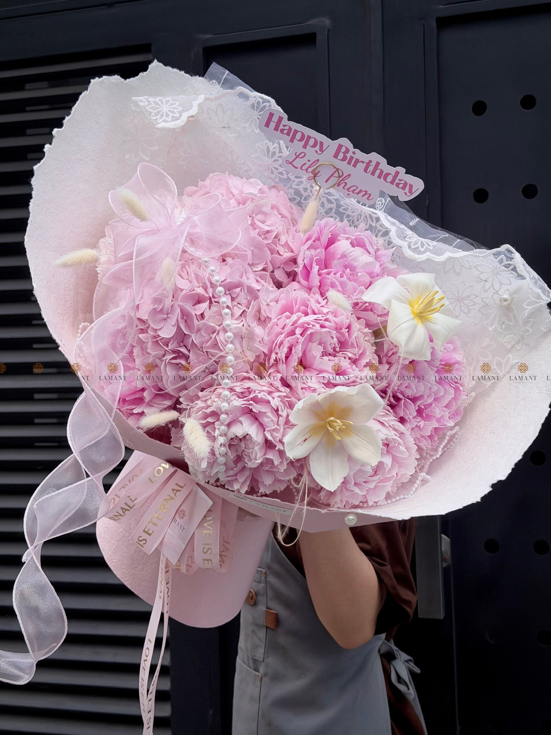 Bó hoa 7 cành Peony Sarah mix Tulip và Tú Cầu A0528