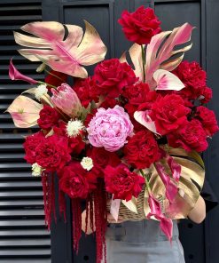 LẴNG HOA OHARA MIX CALLA LILY, PEONY VÀ THẢO ĐƯỜNG TONE ĐỎ L0105