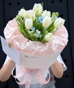 Bó hoa 8 cành tulip mix hoa lá phụ A0537