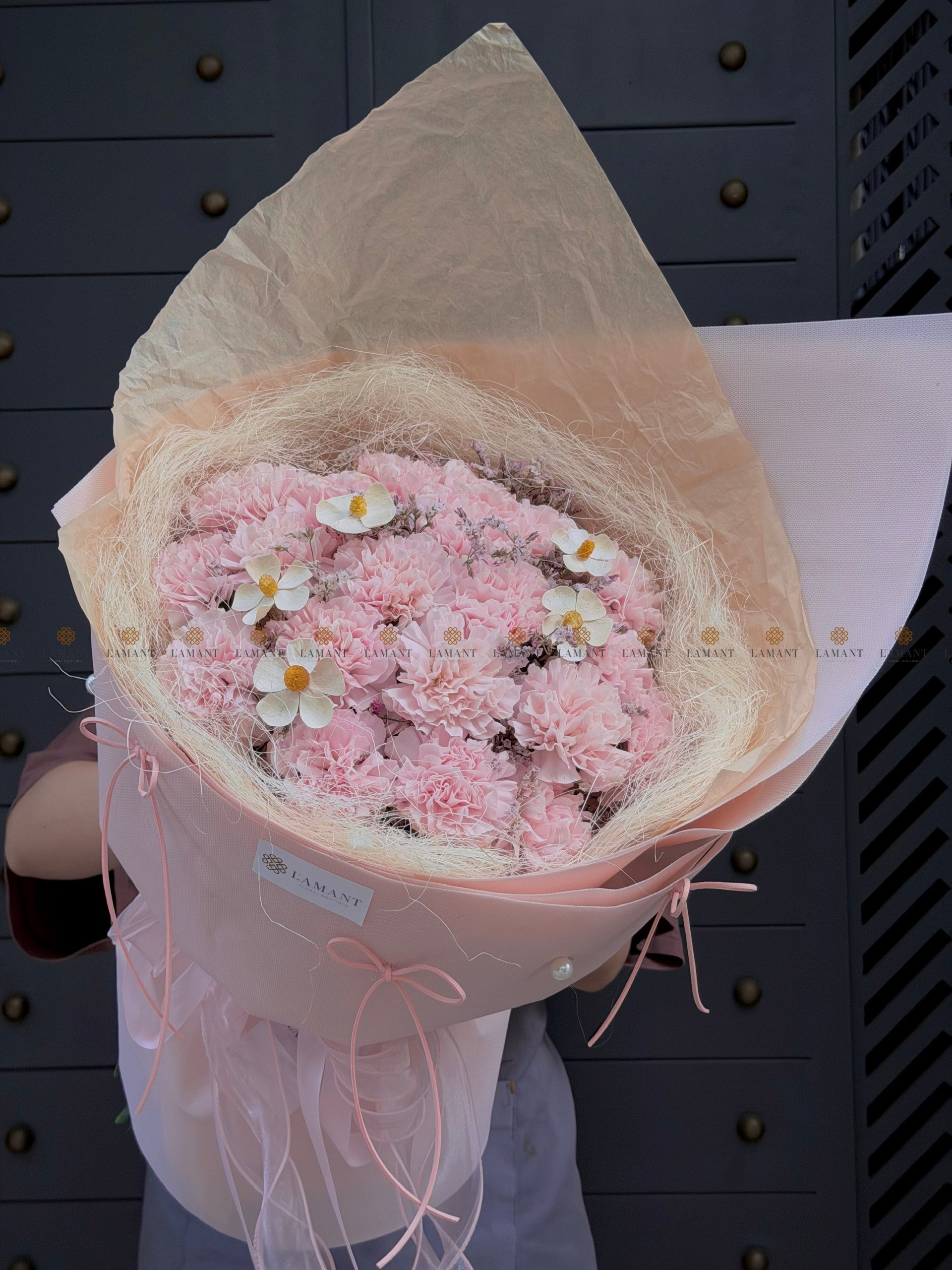 Bó hoa 20 cành Phăng hồng Nhạt Trung Quốc mix hoa bướm gỗ A0547 - Hình ảnh 8