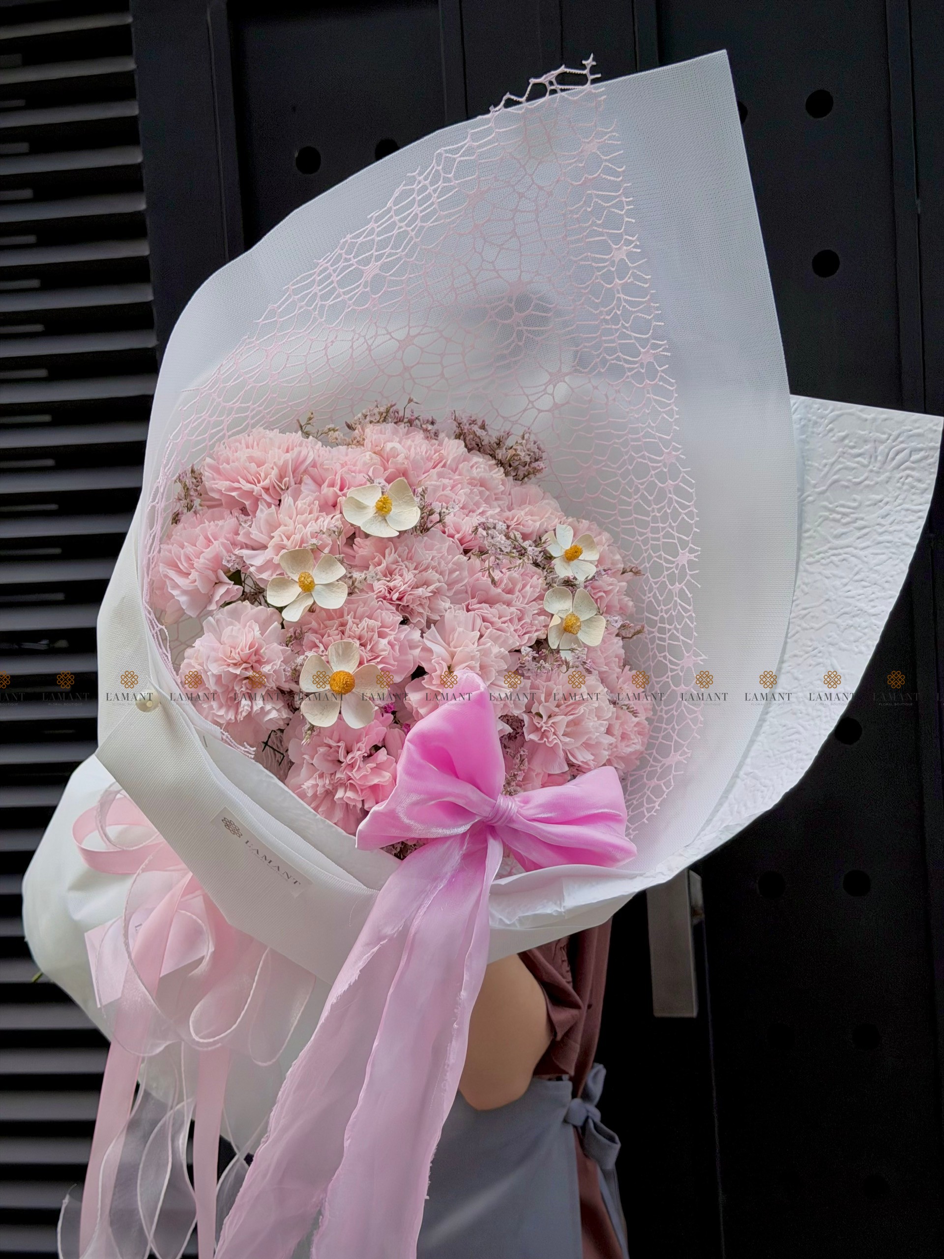 Bó hoa 20 cành Phăng hồng Nhạt Trung Quốc mix hoa bướm gỗ A0548 - Hình ảnh 2