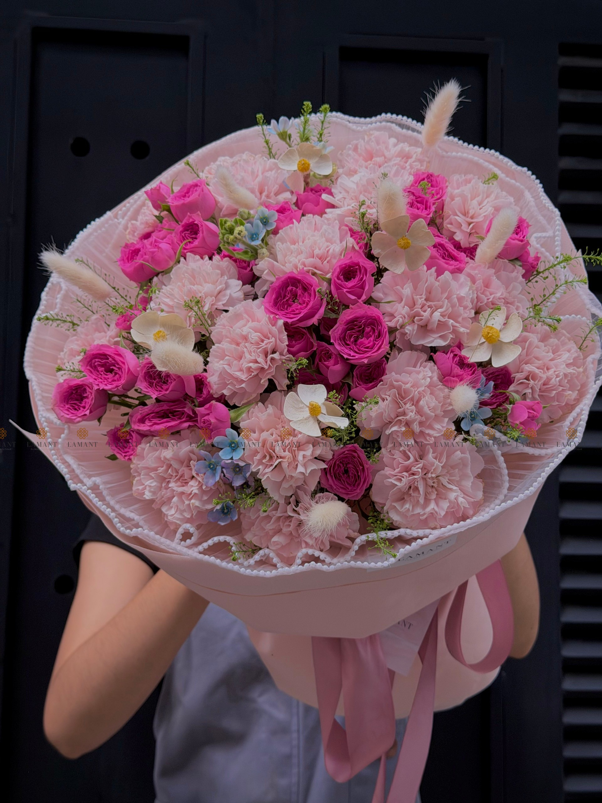 Bó hoa Hồng chùm Sophia mix Phăng và ngôi sao xanh A0554