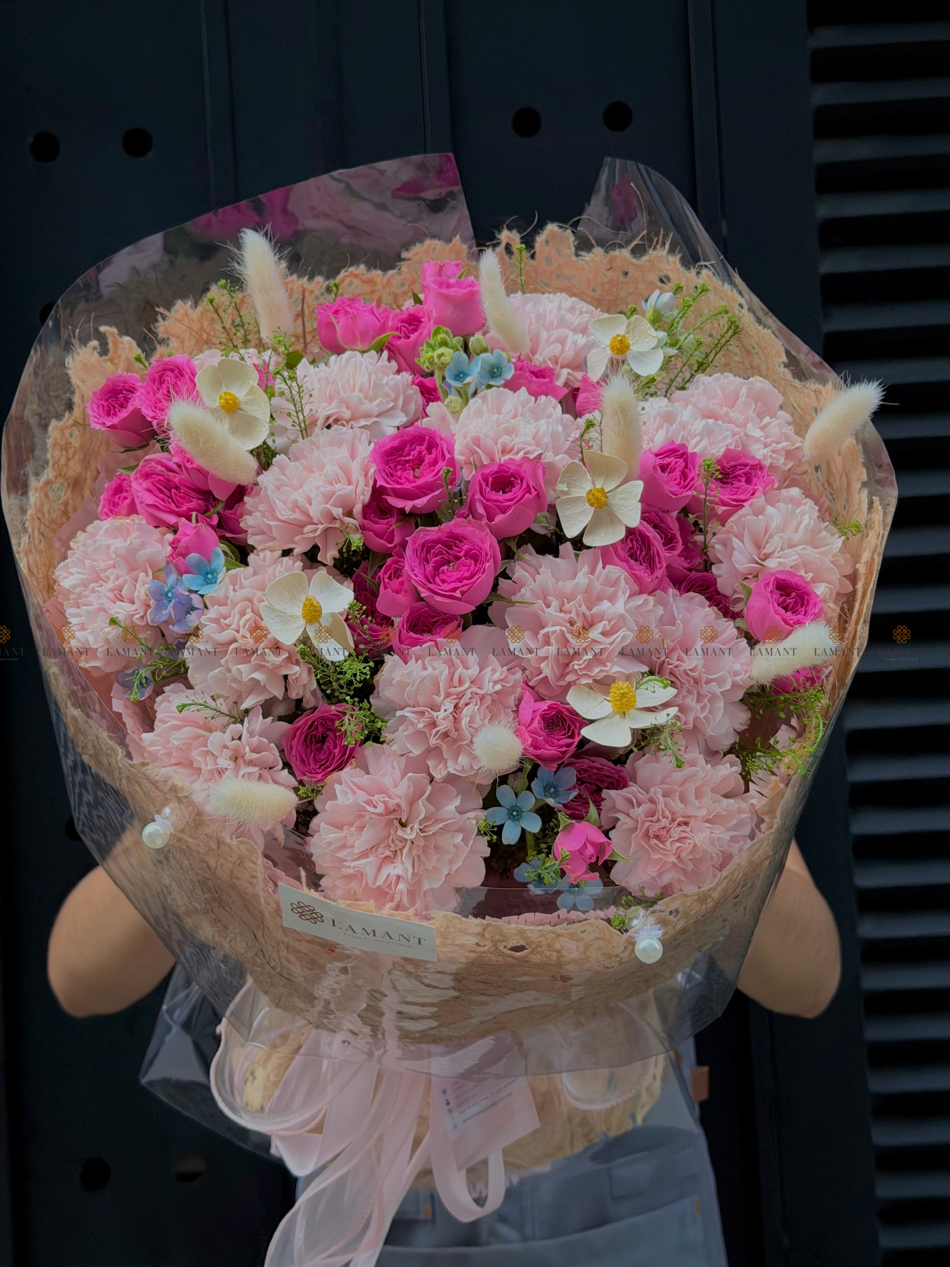 Bó hoa Hồng chùm Sophia mix Phăng và ngôi sao xanh A0555