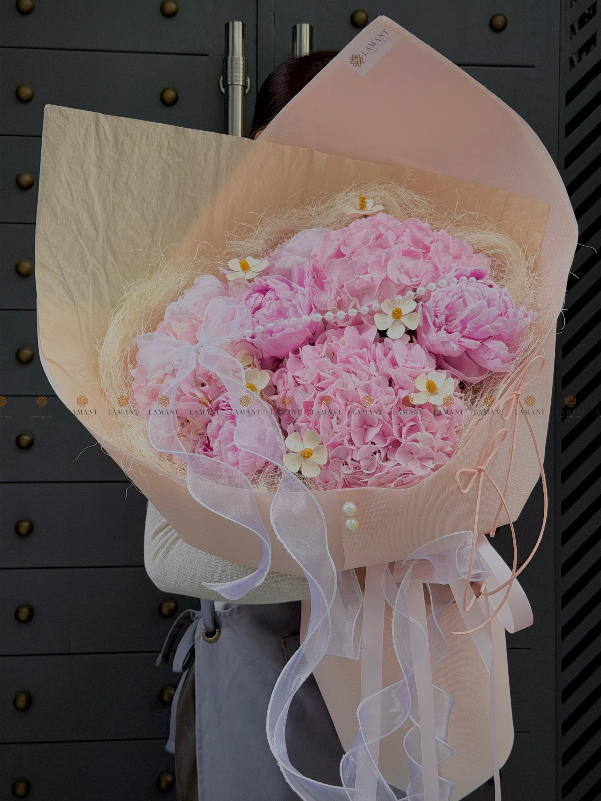 Bó hoa 5 cành peony mix 3 cành tú cầu hồng nhạt A0561